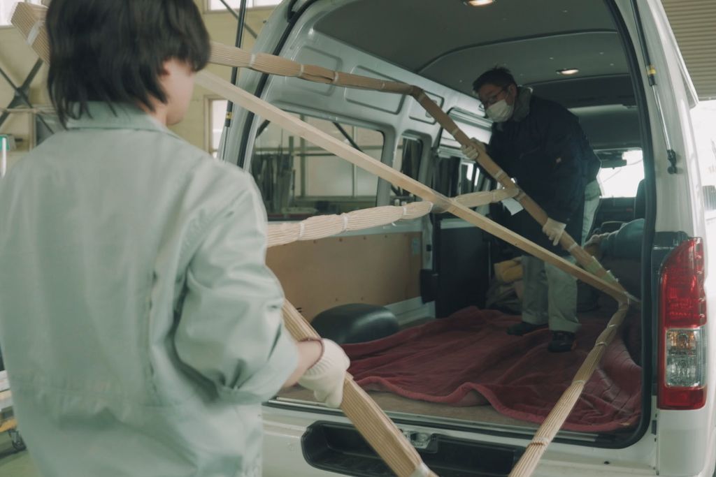 製品梱包・配達スタッフ - 製品積み込み作業