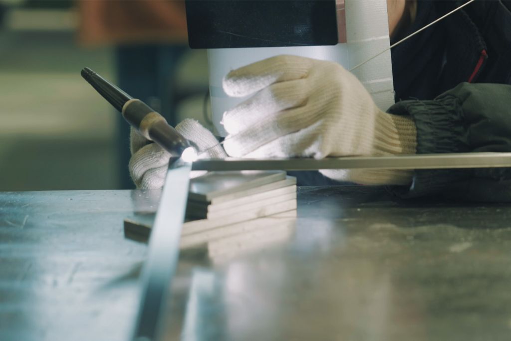 金属製品の加工スタッフ - 製作作業